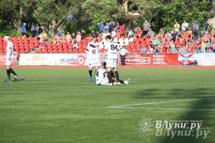  «Луки-Энергия» уступила в домашнем матче петербургской «Звезде» (фото)