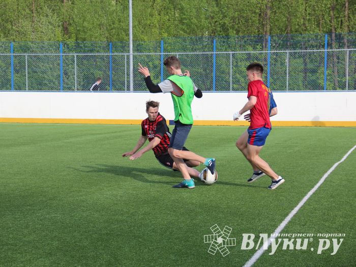 В Великих Луках прошёл Чемпионат по дворовому футболу (ФОТО)