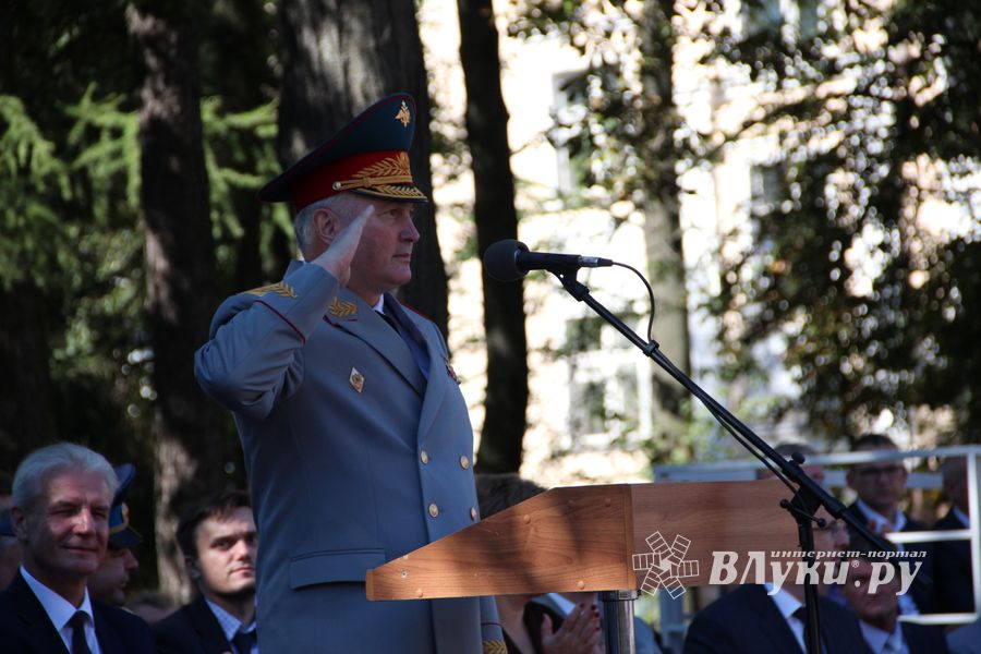 Военный парад в Великих Луках, часть II (ФОТО)