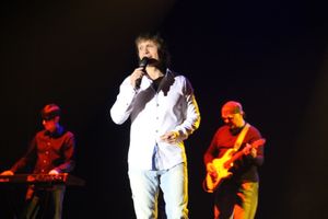 В Великих Луках состоялся концерт Артура (фото)