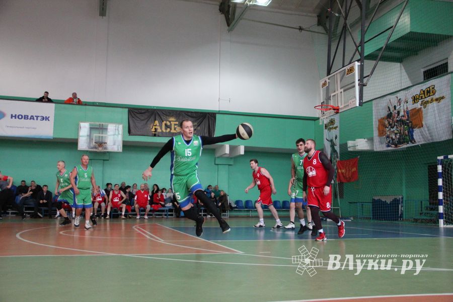 Великолучане — серебряные призеры межрегионального турнира ветеранов баскетбола (ФОТО)