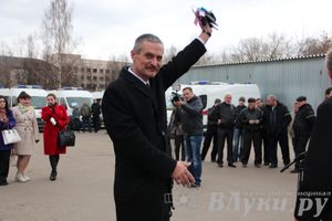 ​Великие Луки получили 8 новых машин скорой помощи (фото)