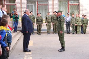 В Великих Луках в 10 лицее «освободили» заложников (ФОТО)