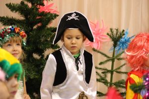 В детских садах Великих Лук проходят новогодние утренники (ФОТО)