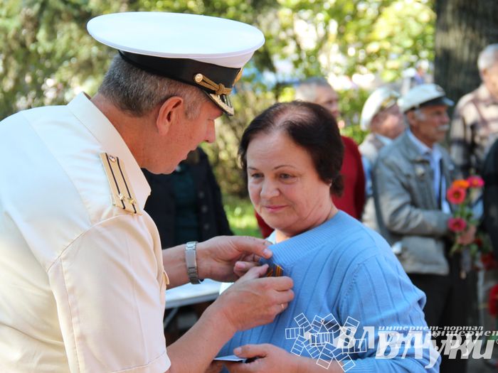 В Великих Луках воинов-интернационалистов наградили медалями