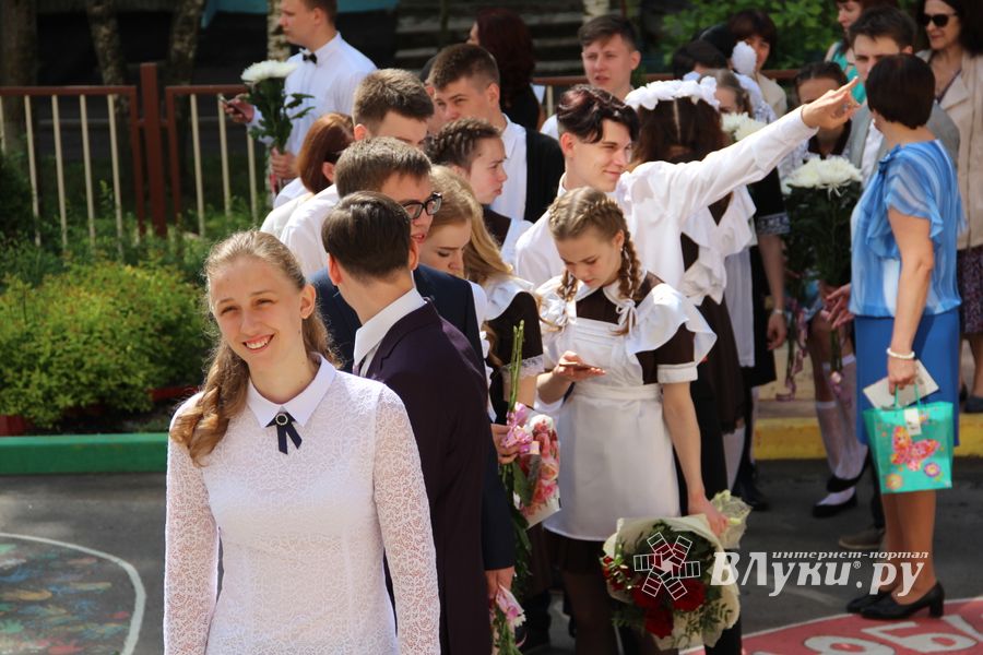 В школе №13 прошел «Последний звонок» (ФОТО)