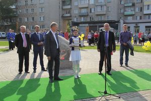 В Великих Луких благоустроили сквер на ул. Жукова (фото)