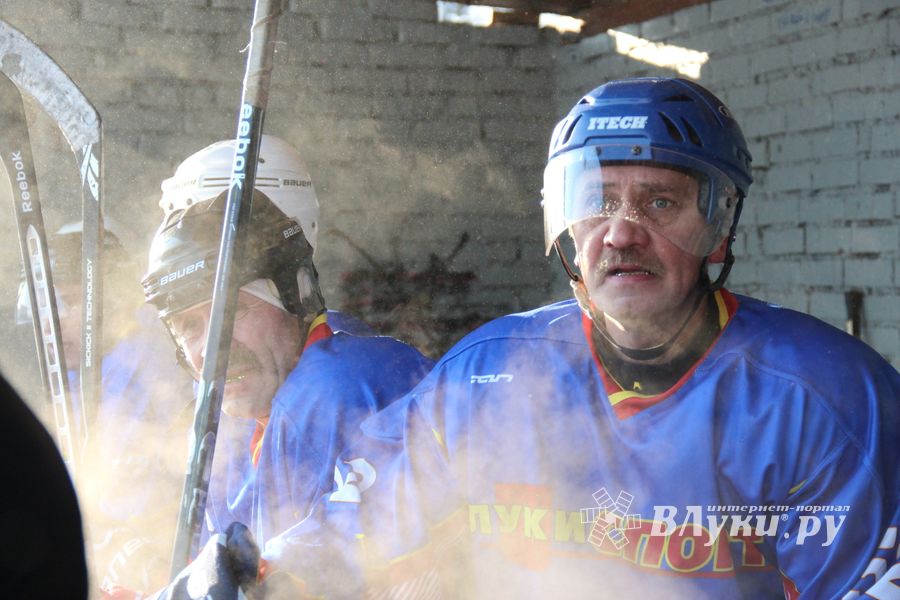 Великолукские хоккеисты разгромили гостей (фото)