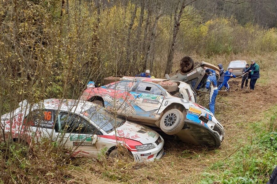 Сразу шесть экипажей вылетели с трассы на ралли «Пушкинские Горы-2020» (ФОТО, ВИДЕО)