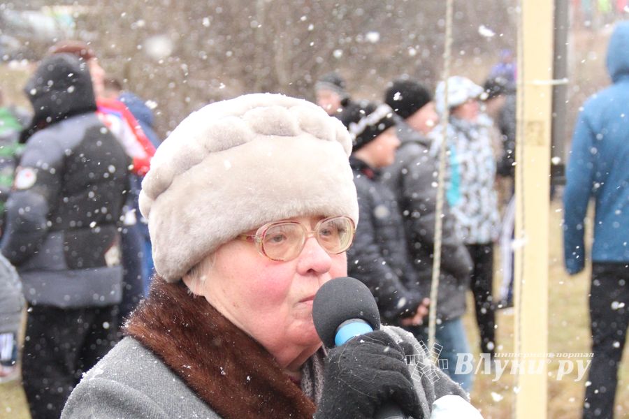 В Великих Луках сожгли Масленицу (фото)