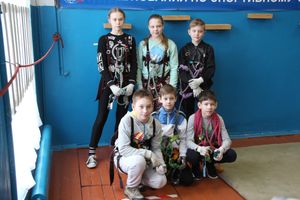 Великолукские школьники попрыгали по «кочкам»