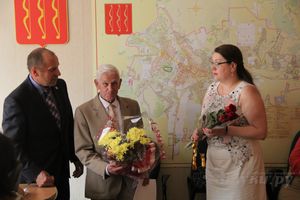 В Великих Луках состоялось награждение ветеранов избирательной системы (фото)