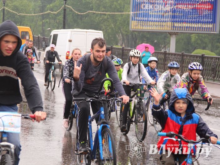 Зигзаг здоровья выполнили великолукские велосипедисты (ФОТО)