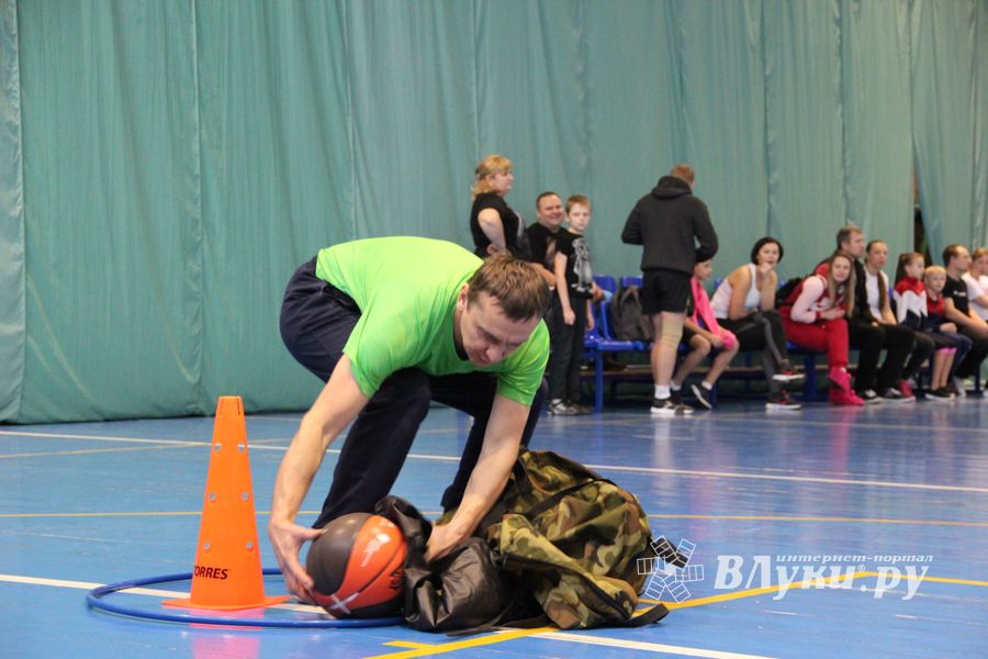 Семейные соревнования «Папа, мама, я – спортивная семья» прошли в Великих Луках (ФОТО)