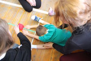 В Великих Луках проходят спортивные соревнования среди дошколят «Юные олимпионики» (ФОТО)