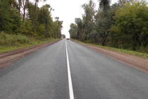 В Великолукском районе выполнен ремонт участков автомобильной дороги (ФОТО)