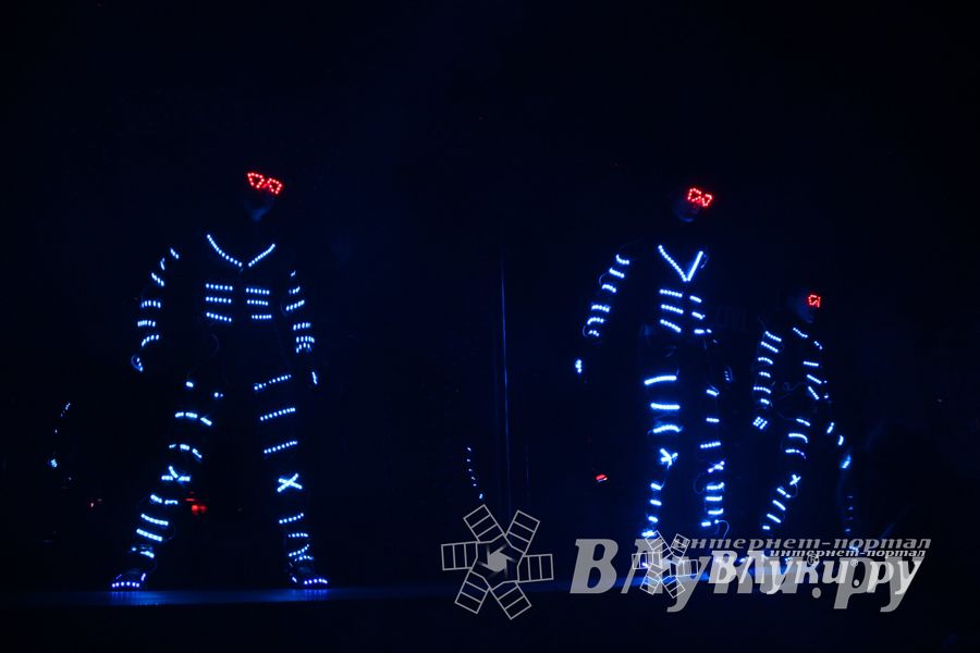 14 февраля в клубе «Хотэй» состоялось ежегодное шоу для влюбленных «Love Story»