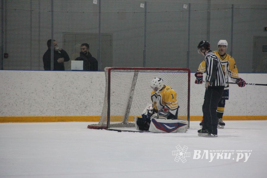 Великолукский «Экспресс» одержал победу в игре с псковскими «Медведями» (ФОТО)