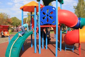 В Великих Луких благоустроили сквер на ул. Жукова (фото)