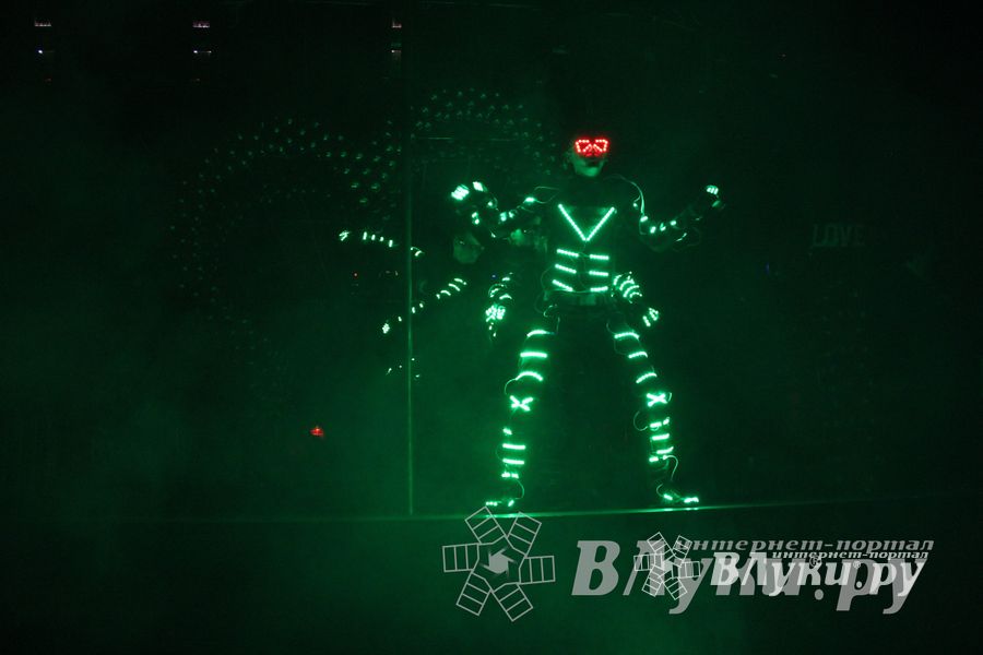 14 февраля в клубе «Хотэй» состоялось ежегодное шоу для влюбленных «Love Story»