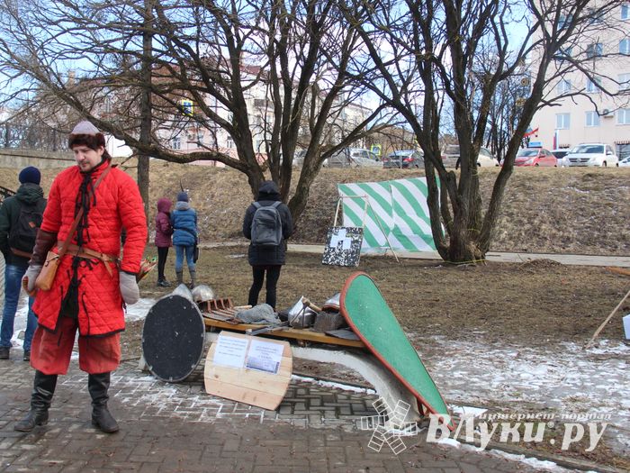 В Великих Луках широко отметили Масленицу (ФОТО)