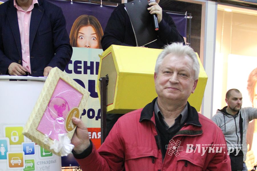 В ТЦ «Апельсин» прошла весенняя ночь распродаж