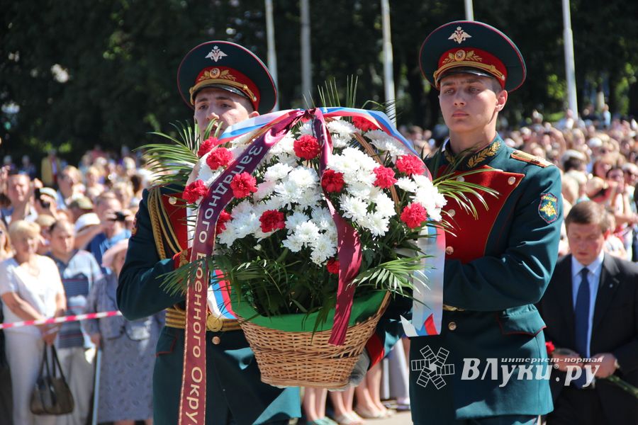 Военный парад в Великих Луках, часть II (ФОТО)