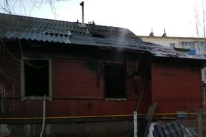 В Великих Луках горел дом (ФОТО)