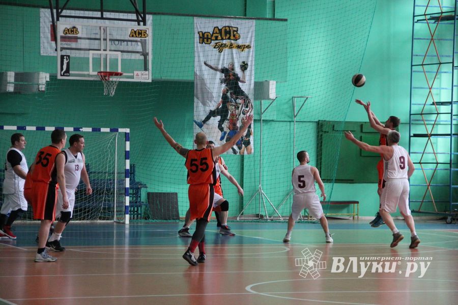 Великолучане — серебряные призеры межрегионального турнира ветеранов баскетбола (ФОТО)
