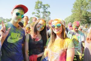 Яркие эмоции «ColorFest» в Великих Луках (ФОТО)