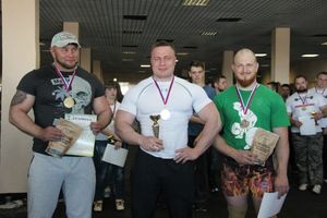 В Великих Луках состоялись Чемпионат и Первенство Псковской области по жиму штанги лежа (ФОТО)