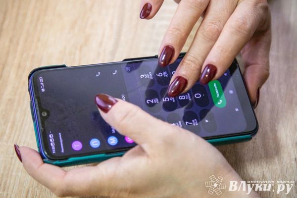 Более полутора миллионов рублей лишились жители Псковской области из-за мошенников