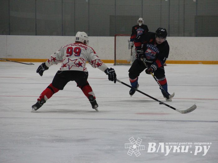 Матч НХЛ прошел в великолукском «Айсберге» (ФОТО)
