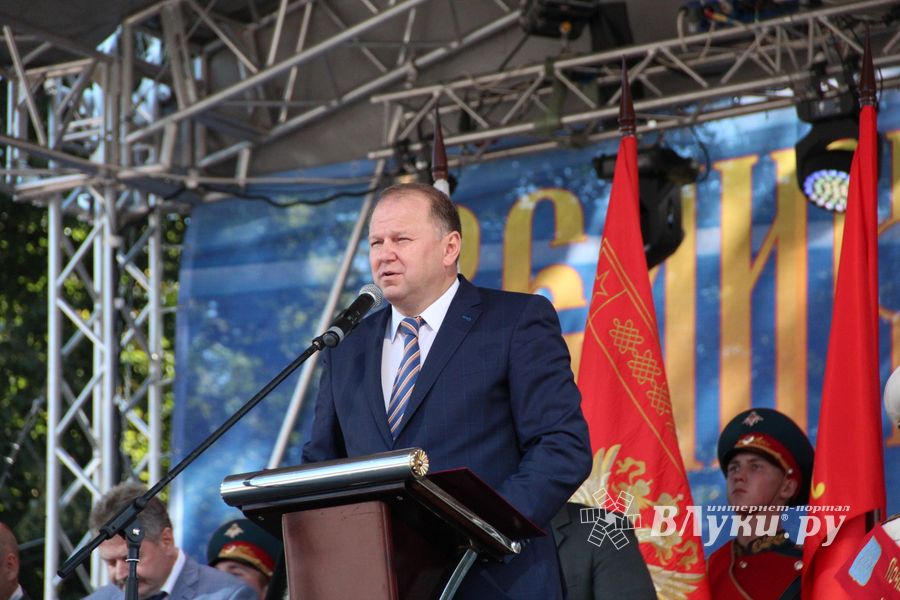 Военный парад в Великих Луках, часть II (ФОТО)