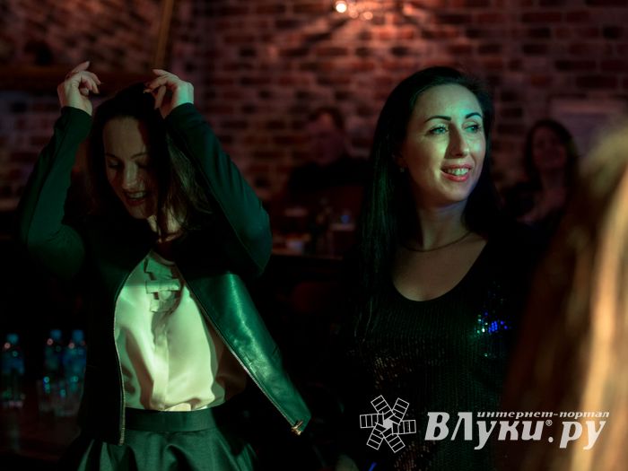 Как отдыхали субботним вечером в Ирладском пабе Великих Лук (фото)