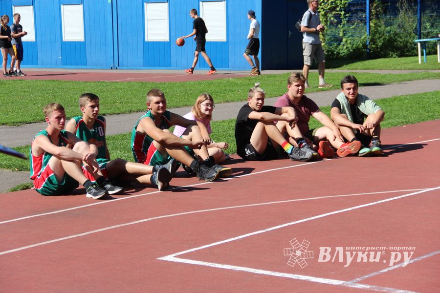 Большой спортивный праздник в Великих Луках (ФОТО)