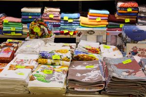 Великолучанам предлагают новогодние подарки из разряда «ТОП»