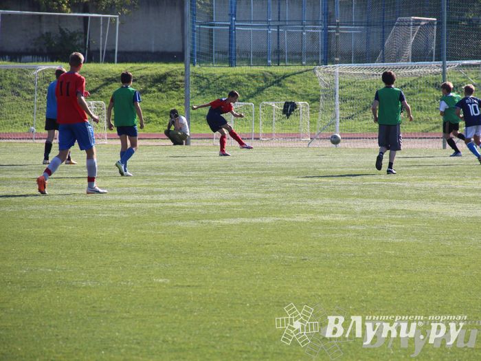 В Великих Луках завершился открытый турнир по футболу памяти М. Ф. Хренова (фото)