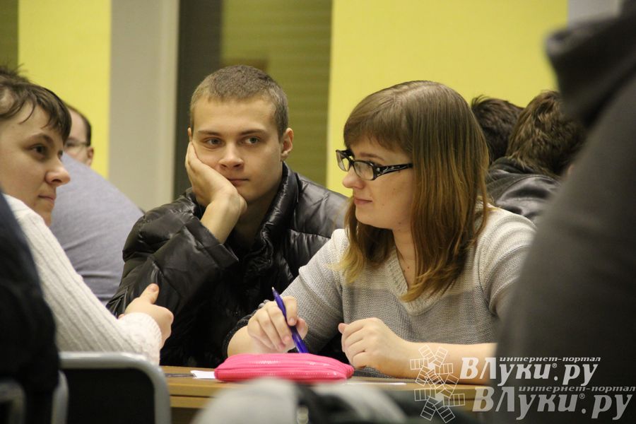 Третий тур игр «Что? Где? Когда?» состоялся вчера в ДК ЛК (фото)