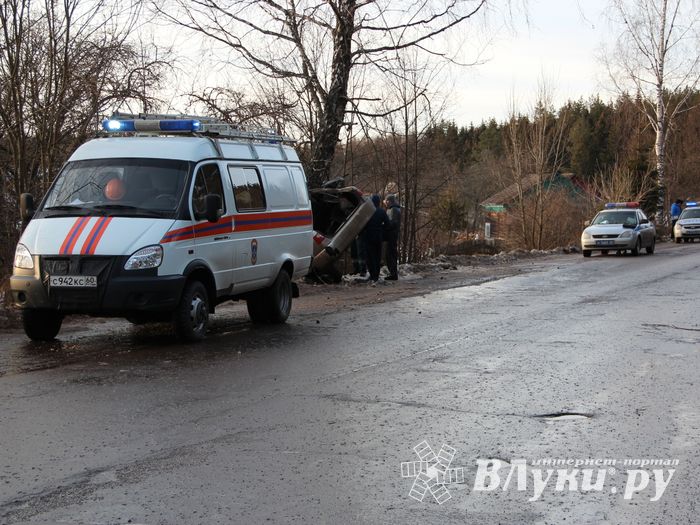 Смертельное ДТП на выезде из Великих Лук (ФОТО)
