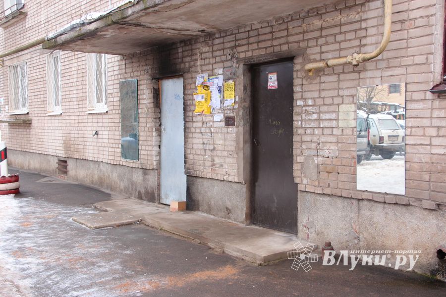 Конфликтная ситуация между соседями дома на проспекте Гагарина (ФОТО, ВИДЕО)