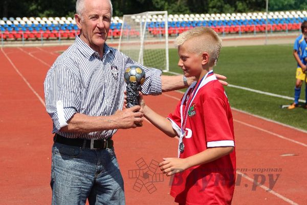 Юные футболисты из Калининграда стали победителями турнира «Локобол» в Великих Луках (фото)
