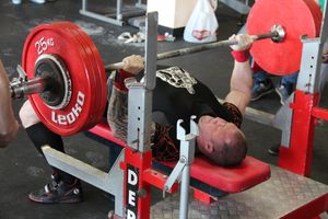 В Великих Луках состоялись Чемпионат и Первенство Псковской области по жиму штанги лежа (ФОТО)