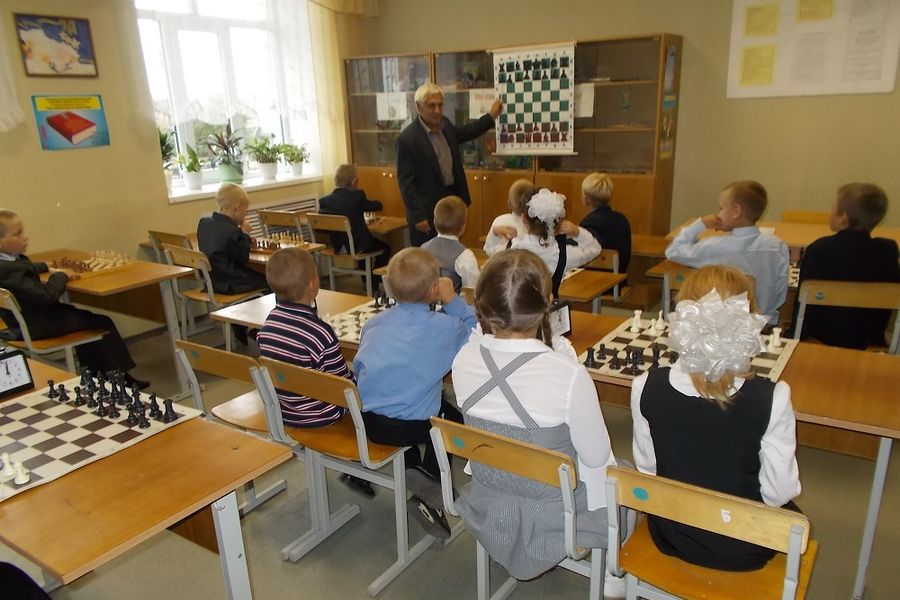 Благотворительный проект Российской шахматной федерации стартовал в Псковской области (фото)
