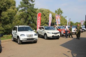 ​В Великих Луках в День Города прошла «Автовыставка 2018 - ЛЕТО» (ФОТО)