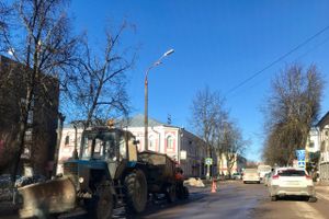 На ул. Некрасова проводится «ямочный» ремонт дороги (ФОТО)