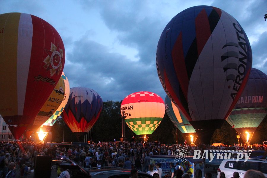 Ночным свечением аэростатов завершилась 24-я Международная встреча воздухоплавателей (ФОТО)