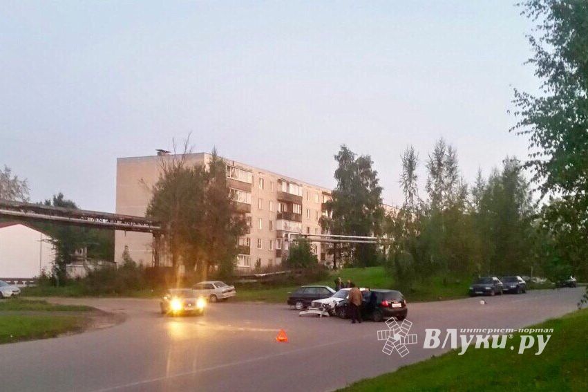 ФОТОФАКТ: ДТП на улице Маршала Жукова
