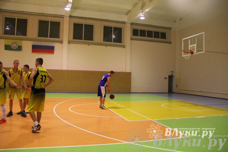 В Великих Луках проходят игры Чемпионата АСБ (фото)