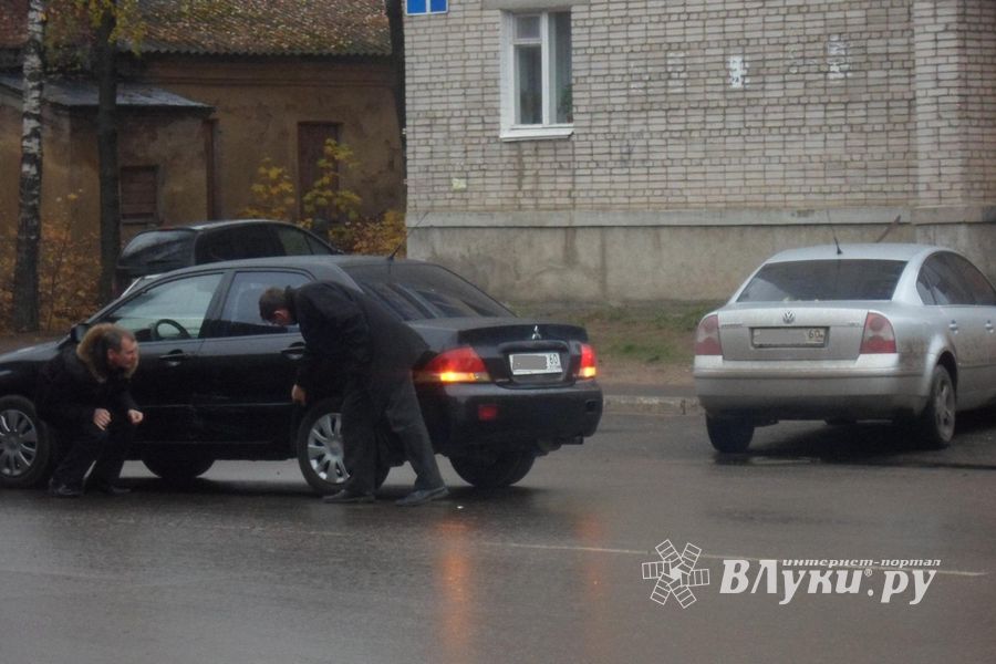 ДТП на пр.Октябрьском и ул.Дьяконова (ФОТО)